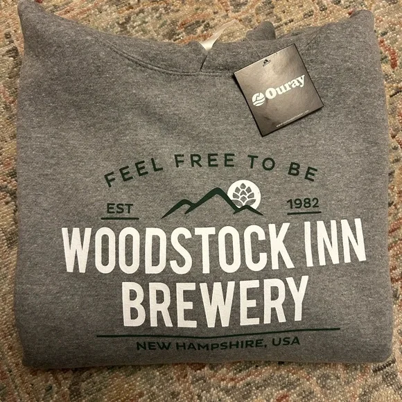 NWT Woodstock Inn Brewery - Gray Hoodie with Green Accents - Picture 3 of 6